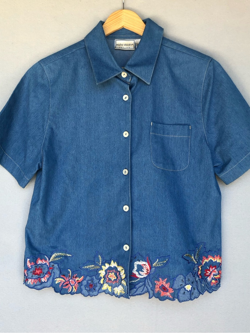 Vintage Cottagecore Chambray Shirt Womens Petite Small Embroidered Floral Hem